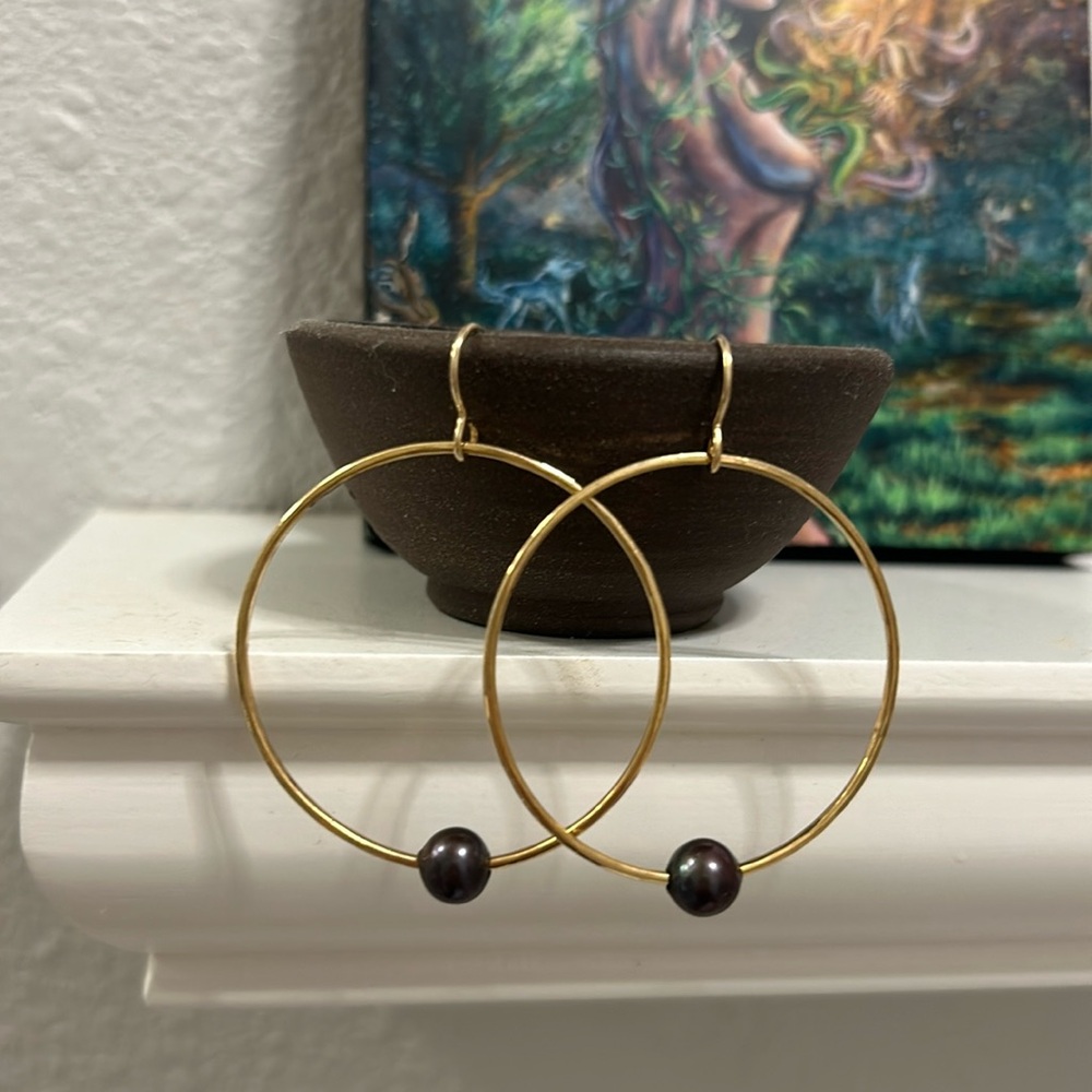 Peacock pearl hoops
